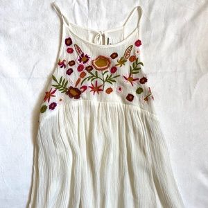 Forever 21 white embroidered floral tank top S